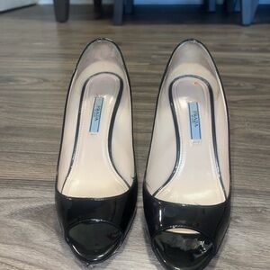 prada black patent leather peep toe pumps